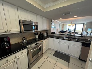 Private kitchen - Gulf Front Condo with Stunning Views! (Pensacola)
