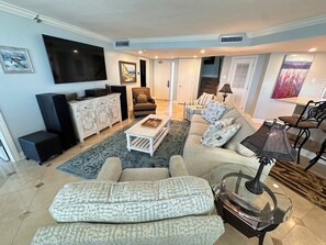 TV - Gulf Front Condo with Stunning Views! (Pensacola)