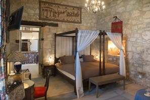 10 bedrooms, iron/ironing board, Internet, bed sheets - ⭐Chateau de Scandaillac 10 Bedroom 13th Cen. Castle (Saint-Eutrope-de-Born)