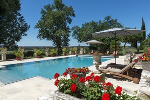 Indoor pool, a heated pool - ⭐Chateau de Scandaillac 10 Bedroom 13th Cen. Castle (Saint-Eutrope-de-Born)