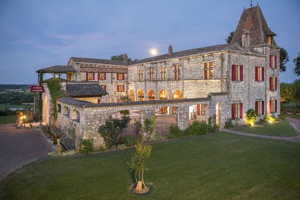 Exterior - ⭐Chateau de Scandaillac 10 Bedroom 13th Cen. Castle (Saint-Eutrope-de-Born)