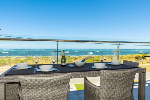 Ocean Sunset - Luxury Beachside Accomodation