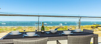 Ocean Sunset - Luxury Beachside Accomodation