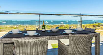 Ocean Sunset - Luxury Beachside Accomodation