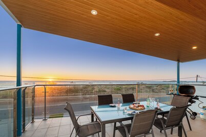 Ocean Surf - Luxury Beachside Accomodation