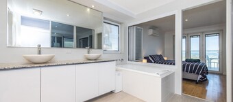 Ocean Surf - Luxury Beachside Accomodation