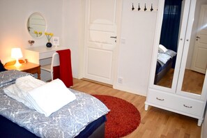1 bedroom, in-room safe, iron/ironing board, WiFi - Modern villa basement (Kristianstad Ö)