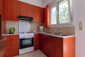 Fridge, microwave, oven, stovetop - Top family summer holidays ! 5 min. to the beach (Stalida)