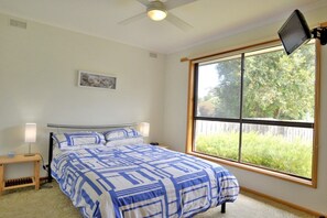 3 bedrooms, iron/ironing board, WiFi