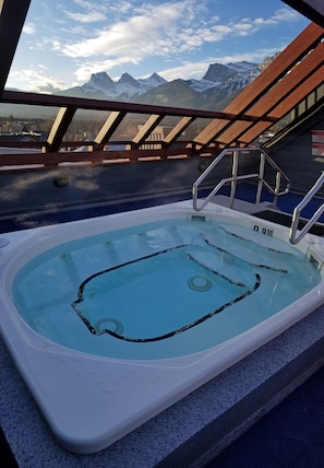 Bain à remous extérieur