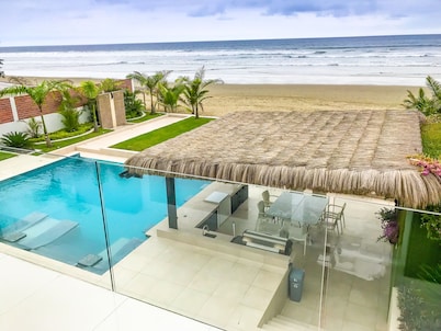 Amazing, Luxurious & Smart Beach Front vacation Home in Olón-Ecuador 