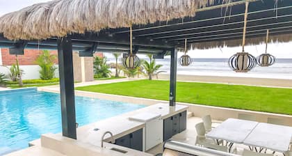 Amazing, Luxurious & Smart Beach Front vacation Home in OlĂłn-Ecuador