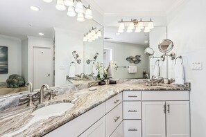 Bathroom - Gulf Front Condo with Stunning Views! (Pensacola)