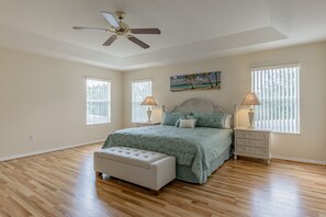 4 bedrooms, iron/ironing board, travel crib, WiFi - Renewed luxury property 20 min from Disney and major parks (Davenport)