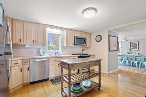 Fridge, microwave, oven, stovetop - Game Room Walk to Nantucket Sound! (South Chatham)