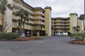 Exterior - On theBeach! Charleston Oceanfront Villa 2Pool  Beachfront Covered deck Elevator (Folly Beach)