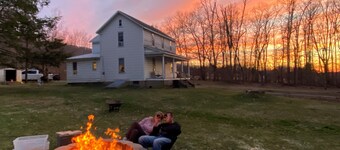 Peaceful Country Farmhouse Located in a Private Nature Setting
