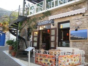 Exterior - Cosy apt, stunning mountain view, 5 min to the beach (Stalida)