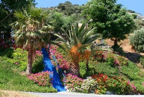 Property grounds - Cosy apt, stunning mountain view, 5 min to the beach (Stalida)