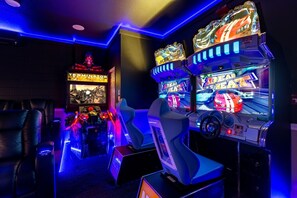Game room - Serenity Palms | 9BR Charming Home w/ Private Pool, Themed Kids' Rooms, and Game Room Near Disney (Kissimmee)