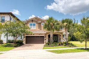 Exterior - Serenity Palms | 9BR Charming Home w/ Private Pool, Themed Kids' Rooms, and Game Room Near Disney (Kissimmee)