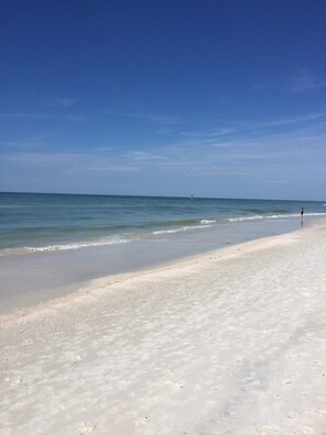 Beach nearby, sun-loungers, beach umbrellas, beach towels