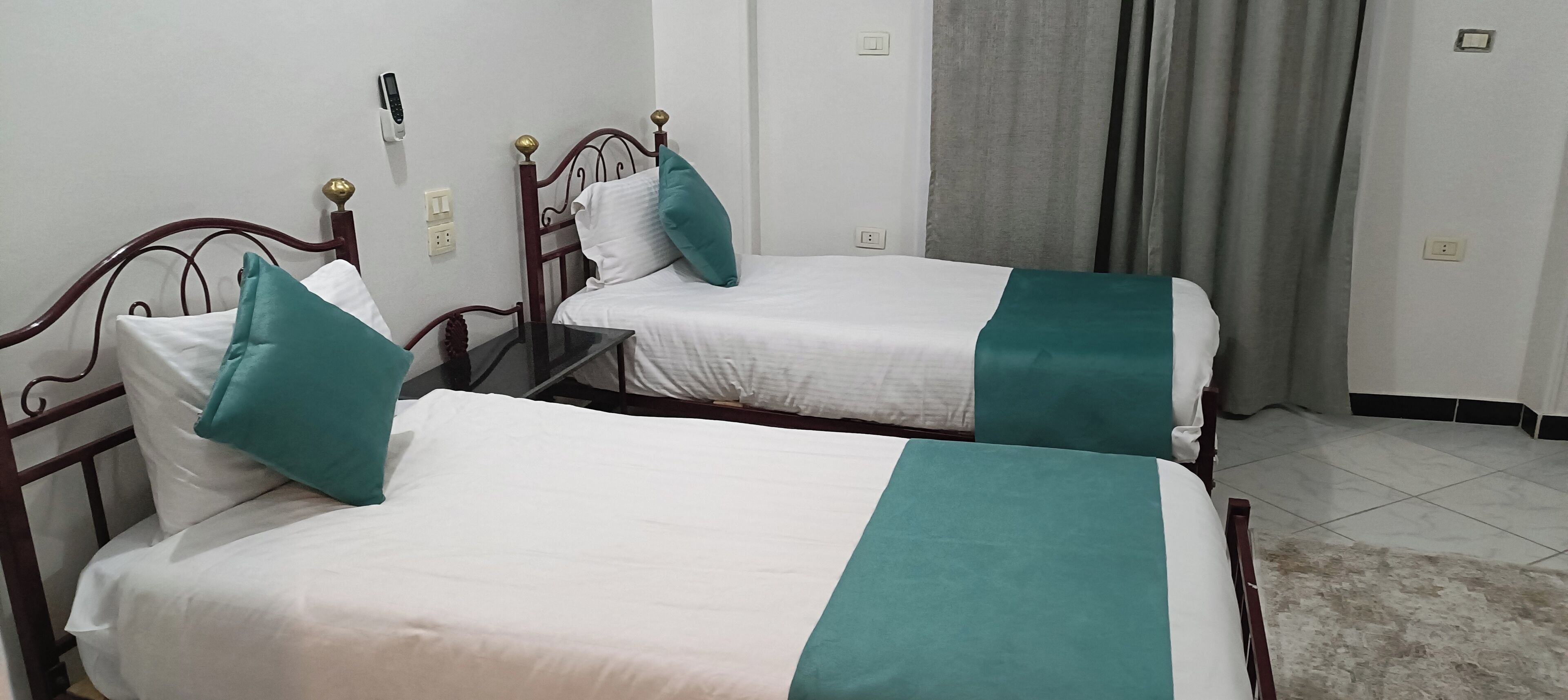 3 bedrooms, in-room safe, iron/ironing board, free WiFi
