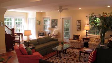 Televisor i llar de foc