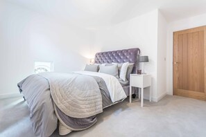 1 bedroom, iron/ironing board, travel cot, free WiFi