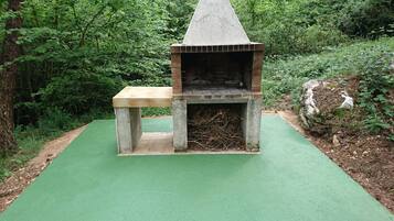 Enceinte de lâhĂ©bergement