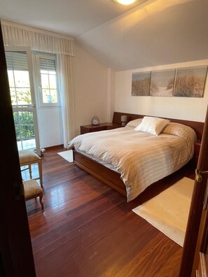 4 Schlafzimmer, Bügeleisen/Bügelbrett, Bettwäsche, Rollstuhlgeeignet