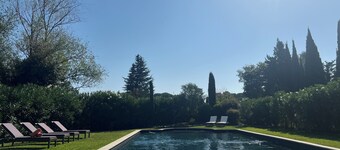 Opulent Private Villa. Private Heated Pool, 5 minute drive to center