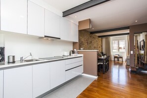 Fridge, microwave, oven, dishwasher