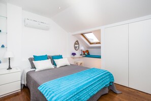 2 bedrooms, iron/ironing board, free WiFi, bed sheets - Calado Duplex (Lisbon)