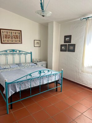 3 bedrooms, iron/ironing board, free WiFi, bed sheets - Villa Mary in Pula: exclusive location with private access to the beach (Pula)