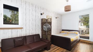 1 bedroom, desk, iron/ironing board, WiFi