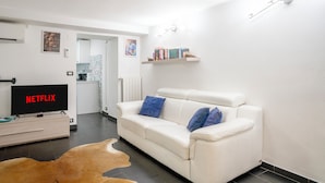 Unclassified image, 2 of 27, button - Spinola Palace Apartment (Genova)