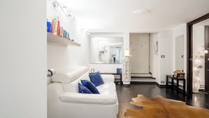 Unclassified image, 4 of 27, button - Spinola Palace Apartment (Genova)