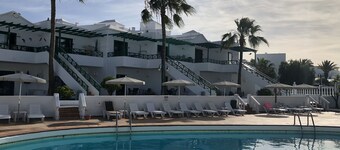 Modern One Bedroom Apartment situated 100 metres from the Beach