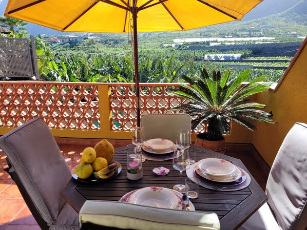 Outdoor dining - ENJOY YOUR VACATION IN ALL NATURE, A DIFFERENT EXPERIENCE (Buenavista del Nte.)