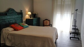 2 dormitoris, escriptori i habitacions insonoritzades 