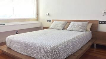 2 Schlafzimmer, Schreibtisch, Bügeleisen/Bügelbrett, kostenloses WLAN