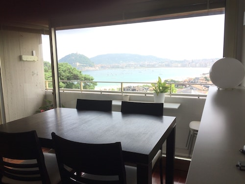 Apartment in residence Category property