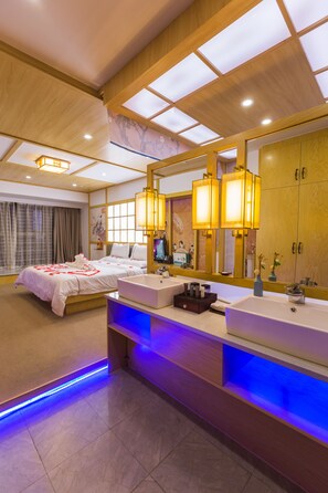 Habitació doble Club | Escriptori, cortines opaques, wifi gratuïta i roba de llit 