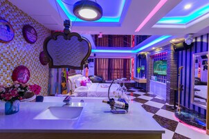 엘리트 더블룸 | 책상, 암막 커튼, 무료 WiFi, 침대 시트