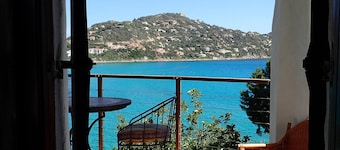 Casa sul lungomare, Torre delle Stelle, Sardegna