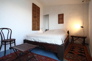 4 bedrooms, desk, iron/ironing board, travel crib - Seafront home, Torre delle Stelle, Sardinia (Torre Delle Stelle (Maracalagonis))
