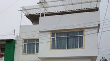 Fachada de la propiedad