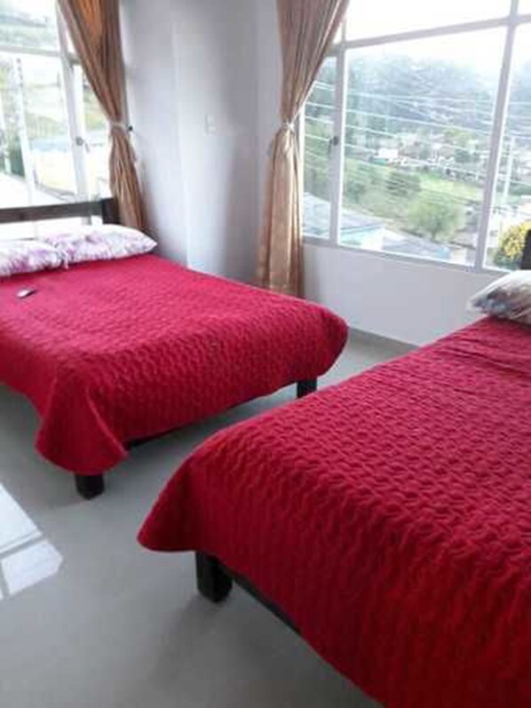 Basic Twin Room, 2 Double Beds, Non Smoking