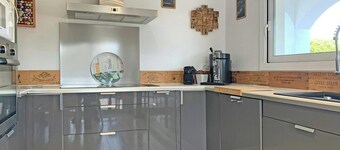 Villa 10P 5 bedr free wifi private pool airco satv